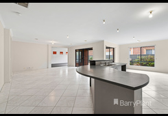 16 Eucumbene Road Manor Lakes image 
