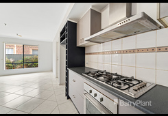 16 Eucumbene Road Manor Lakes image 