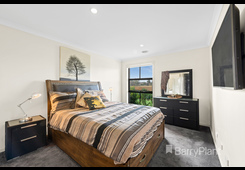 18 Barrus Grove Wyndham Vale image 