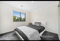 18 Barrus Grove Wyndham Vale image 