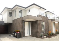 2/153 Waverley Road Chadstone