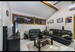 73 Wildflower Crescent Hoppers Crossing image 