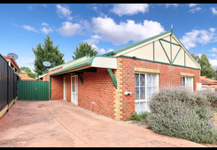 8 Haite Place Roxburgh Park