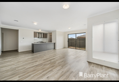 8 Stableford Street Werribee image 