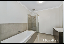 8 Stableford Street Werribee image 